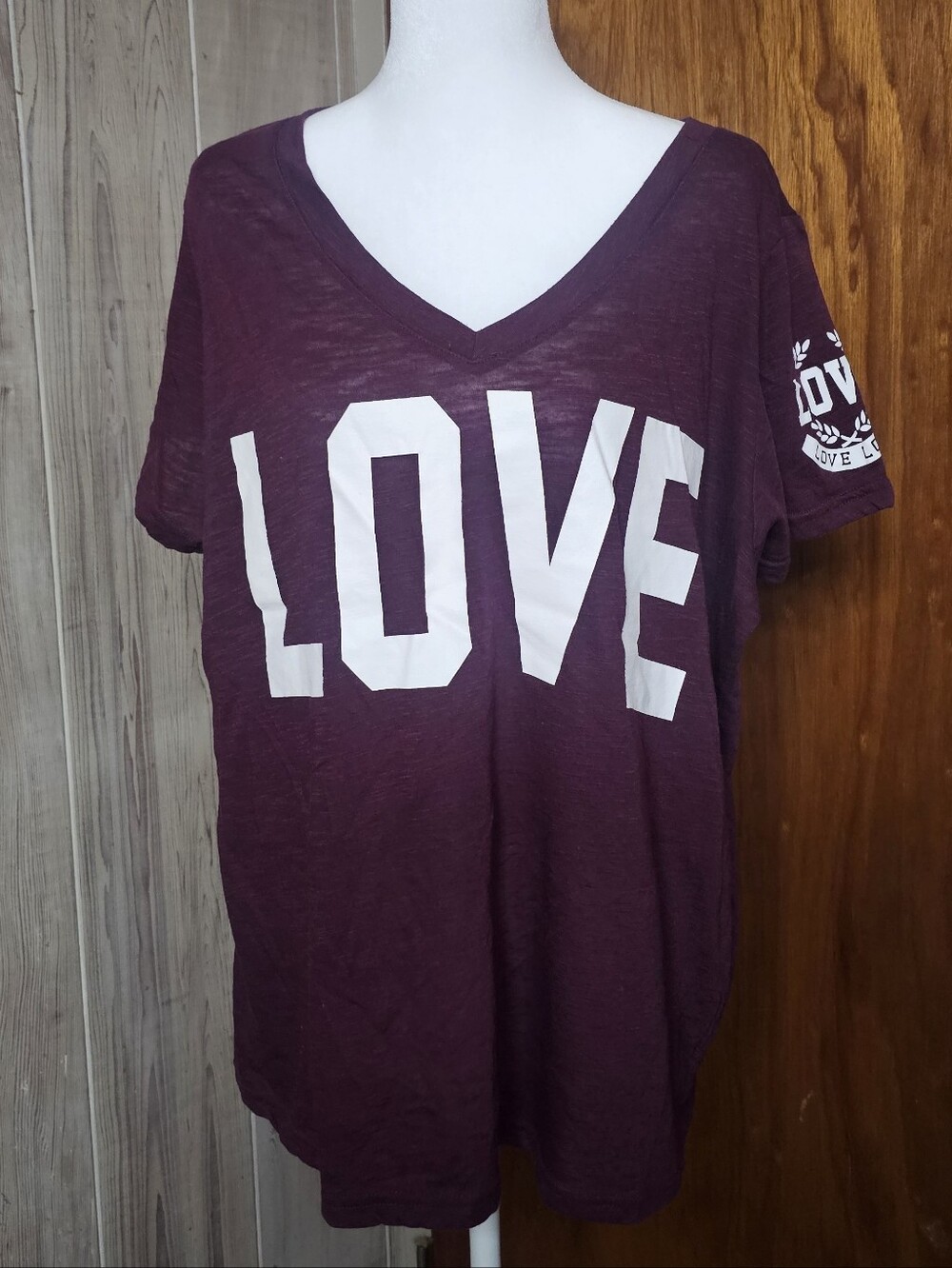 Reflex Women's Short Sleeve V-Neck Tee in Plum with White 'LOVE' Print - 1XL